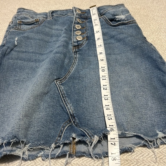 Maurices Blue Distressed Denim Mini Skirt. Size 4 - Picture 7 of 10